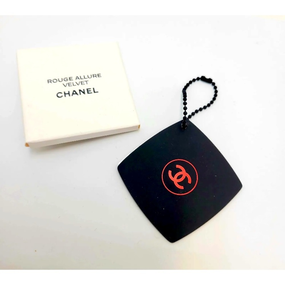 CHANEL Rouge Allure Bag Charm/Keychain/Mirror NIB - Picture 2 of 4